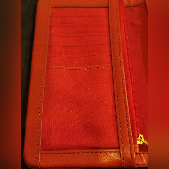 Fossil Crimson Red Leather Ellis Clutch. Double Snap closure front - Picture 9 of 14